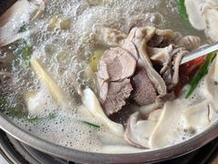 -老石黑山羊毛驴肉火锅(金凯广场店)