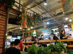 大堂-钢管厂歆瑞源油卤串串香(春熙路太古里店)