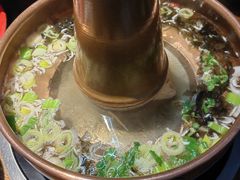 -洞庭洲·防空洞火锅·烧烤·铜锅涮肉(新百广场店)
