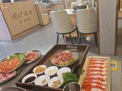 -围炉肉舍•炭烤活鳗•丹东海鲜烤肉(步行街店)