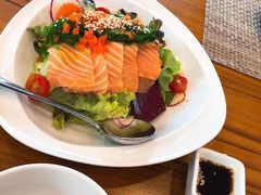 -Chom Cafe and Restaurant