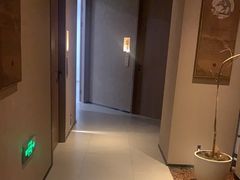 -灸春堂·艾灸·痛症·整脊连锁(之江银泰店)