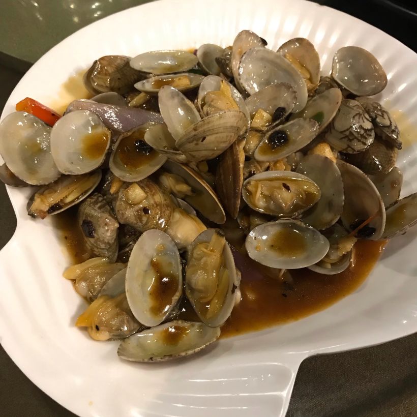 「炒花甲王」花甲有一斤重的分量,挺大一碟的,吃的很爽,味道调得挺