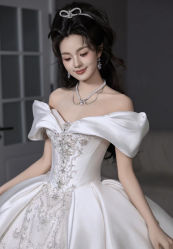 -莫小姐婚纱