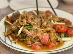 湿炒牛河-李记潮汕砂锅粥(营福路店)
