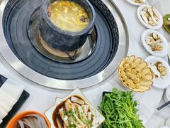 -南渝食府.墨脱石锅松茸鸡