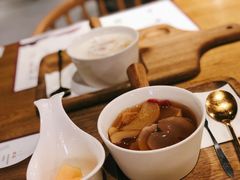 无花果海底椰雪梨汤-炖物24章·顺时轻养茶(杭州大厦店)