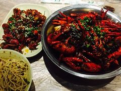 -巴厘龙虾·榜首油焖大虾(音乐学院·沿江酒馆店)