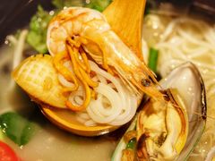 南美大虾鲜鲍豚骨米线-蒙小妹骨汤饭.米线(新光路店)