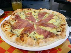 松露酱蘑菇帕尔马火腿披萨-TIAGO HOME KITCHEN(朝阳大悦城店)