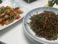 -三江源美食城