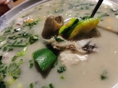 南瓜鱼头汤-邛海风味特色菜馆