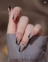 -悦指间美甲美睫