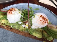 牛油果温泉蛋吐司-O'mills Sourdough Bakery&Bistro(永嘉路店)