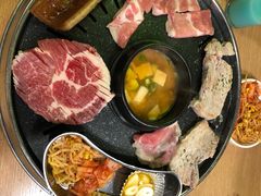 -江南猪肉商会无限续吃(弘大店)