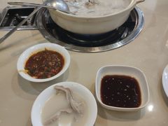 让人微笑的汤胡椒猪肚鸡-鼎尊锅物料理(五角场店)