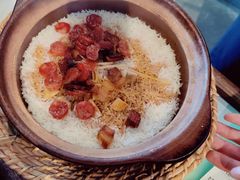 特色腊味煲仔饭-百年果林椰子鸡(中洲店)