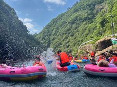 -安吉龙王山峡谷漂流