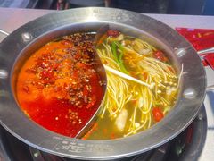 -钢管厂五区小郡肝串串香(滨江店)