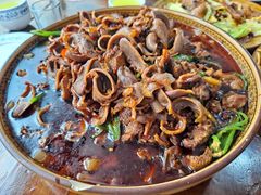 -一品红烧鸭特色川菜(三岔湖店)