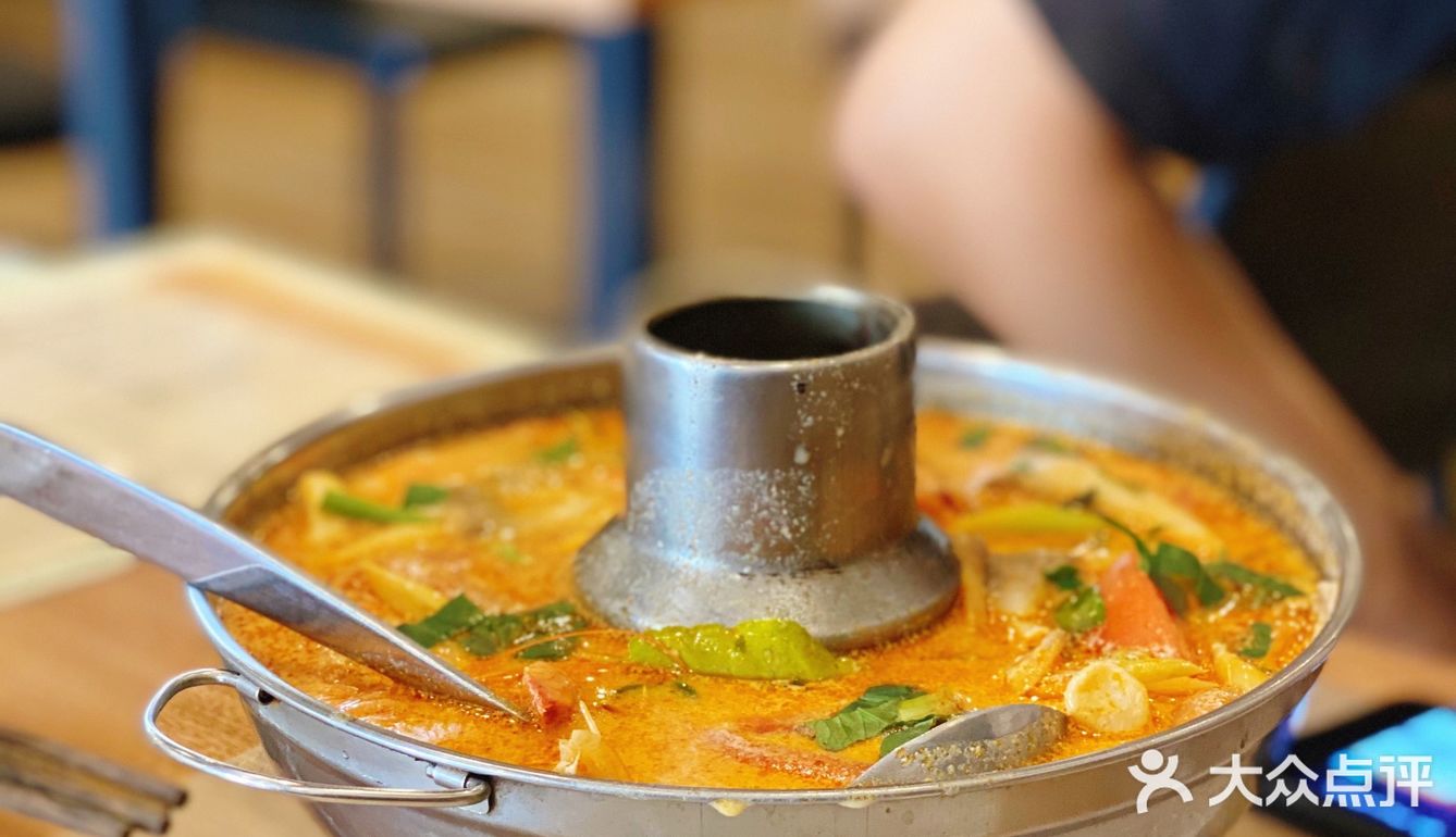 料很足啦。这个强推强推！「黄咖喱鸡肉」量也是很足