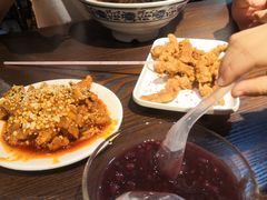 阿婆酥肉-爆炸头阿姨小四川正宗川味小吃(无任何分店)