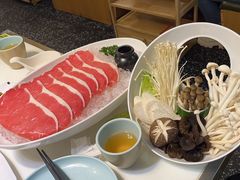 -洪氏嗨捞·猪肚鸡火锅(阳光天地店)