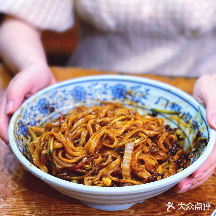 “她”点名要吃的卤煮!