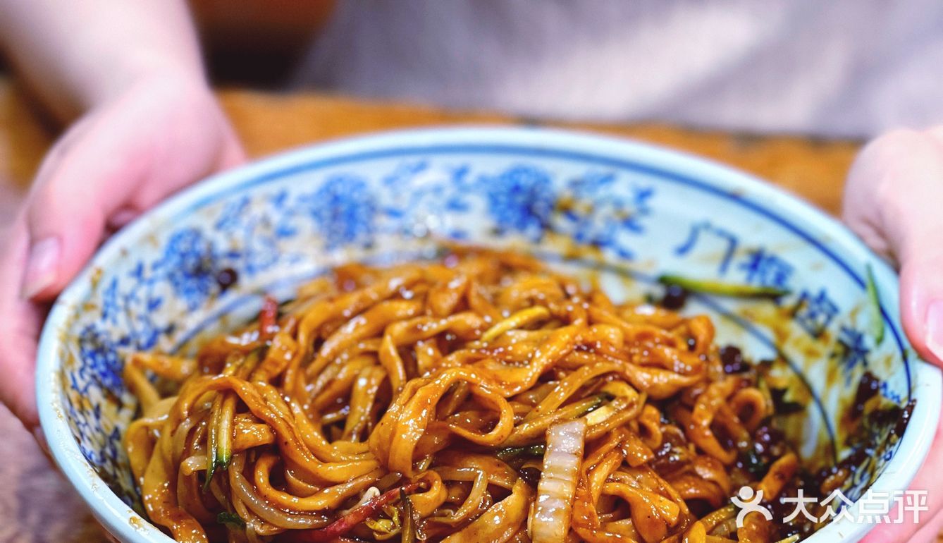 “她”点名要吃的卤煮!