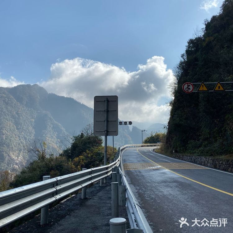 来山里呼吸一下新鲜空气