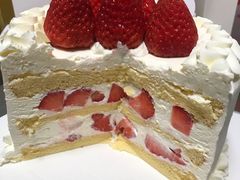 草莓咸忌廉-莎琳娜食品有限公司·蛋糕店