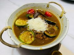 鸡腿肉蔬菜汤咖喱饭-WOKKA by艮上(中海环宇荟店)