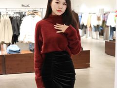 -URBAN REVIVO(高德置地广场·春广场店)