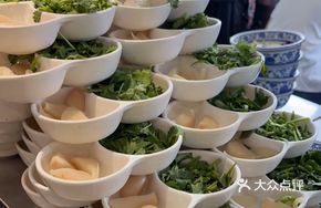 Sweet Pickled Garlic with Cilantro