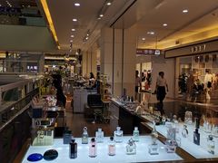 -鸿通城购物中心