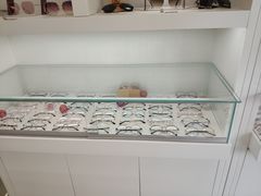 -明月眼镜(三坝店)