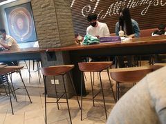 大堂-星巴克(广州番禺钻汇广场分店)