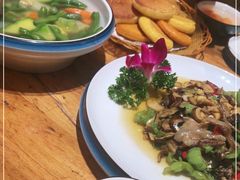 -老滇山寨•云南特色菜•地方菜•民族风情歌舞表演(金碧店)