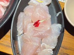 -老牌坊云南鱼豆花火锅(哈西万达店)