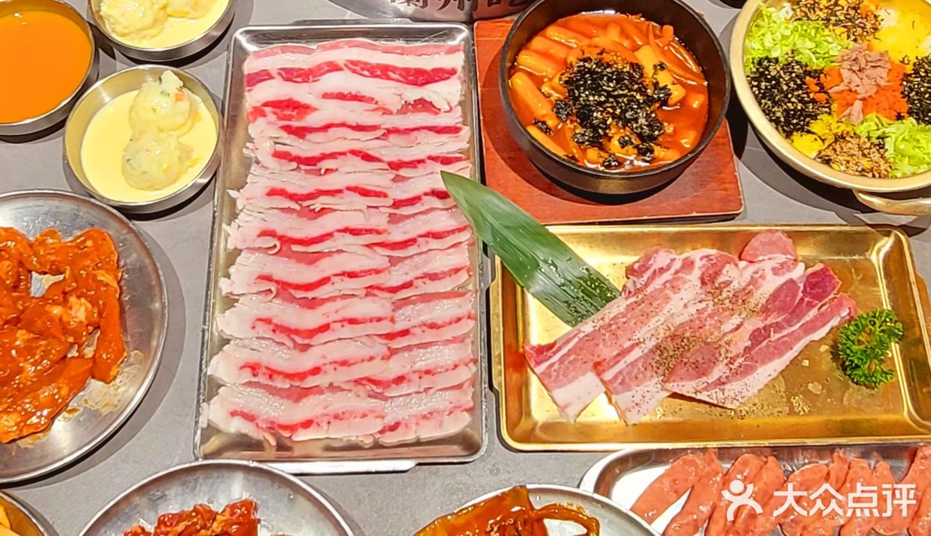 🍖今天的快乐🎊，属于花槿烤肉🍗