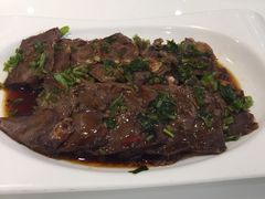 香辣牛展-至潮餐厅精致粤菜·活鲈鱼·走地鸡(珠江新城店)