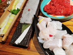 -老牌坊云南鱼豆花火锅(哈西万达店)