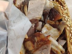 烧饼夹肘子肉-老四烧饼铺(丽源路店)
