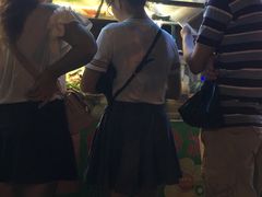 -海南大学南门小吃一条街