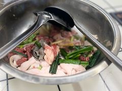 -周良天山牛杂城(天山路总店)