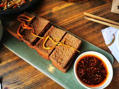 -胡桃里音乐餐厅(陶溪川店)(川湘赣菜·世界百大酒庄直供红酒·音乐表演)