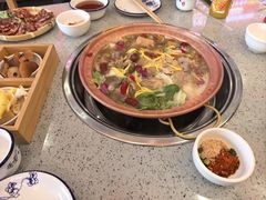 -阿婆情腊排骨火锅(金虹路店)