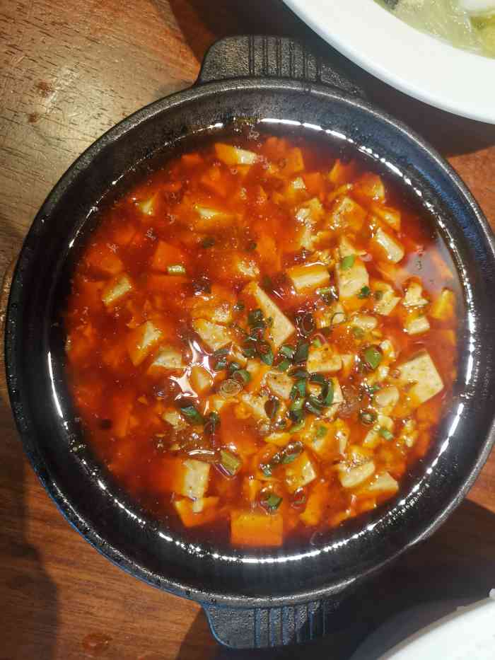 赵肥肠(王府井店)-"他家的菜品都是以肥肠为主.三个人点了四个.