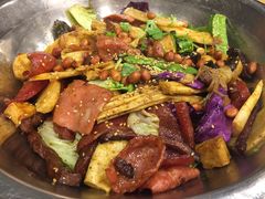 -愉肴麻辣香锅(中山路店)