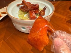 吊烧脆皮鸽-华尔道夫酒店·紫金阁